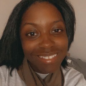 Meet your Posher, Leah